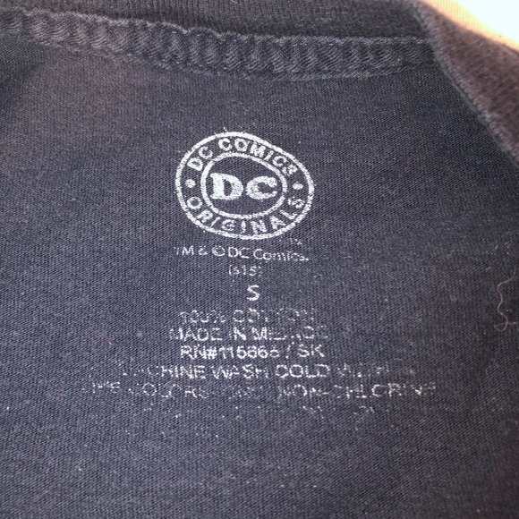 DC Comics Wonder Woman Graphic SS Shirt Size Small - Picture 4 of 5